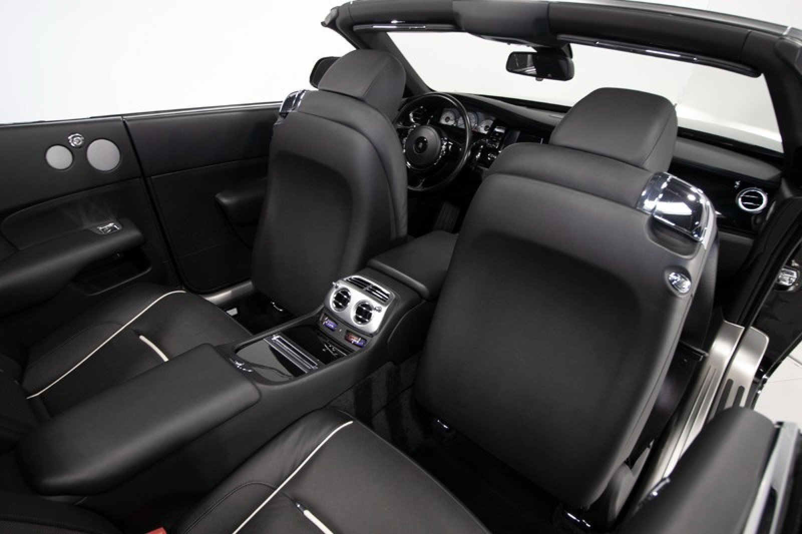 Used 2018 Rolls-Royce Dawn image 54