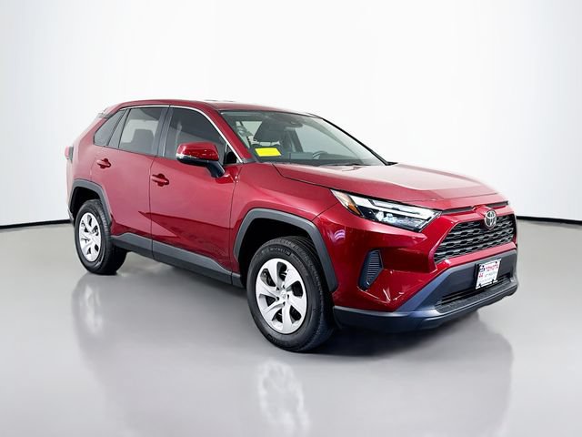 Used 2024 Toyota RAV4 LE AWD/4WD image 8