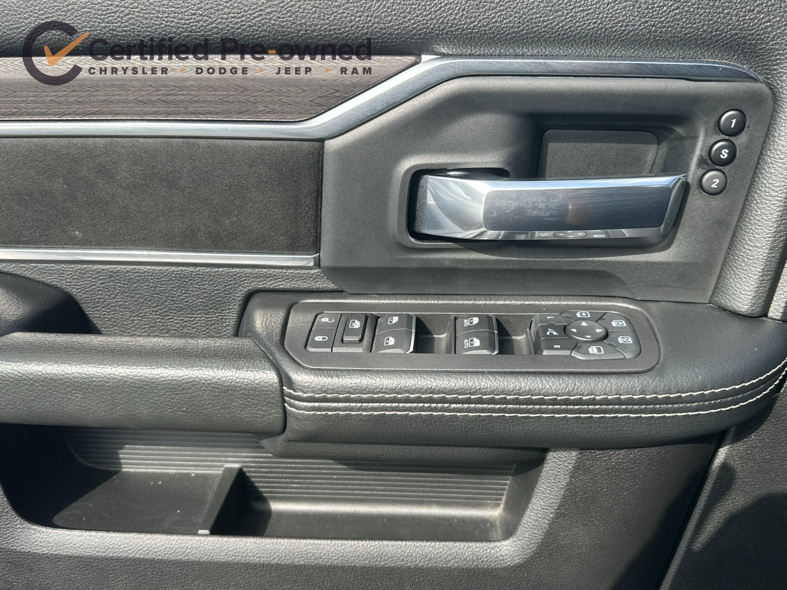Used 2025 RAM 2500 Laramie w/ Night Edition AWD/4WD image 12