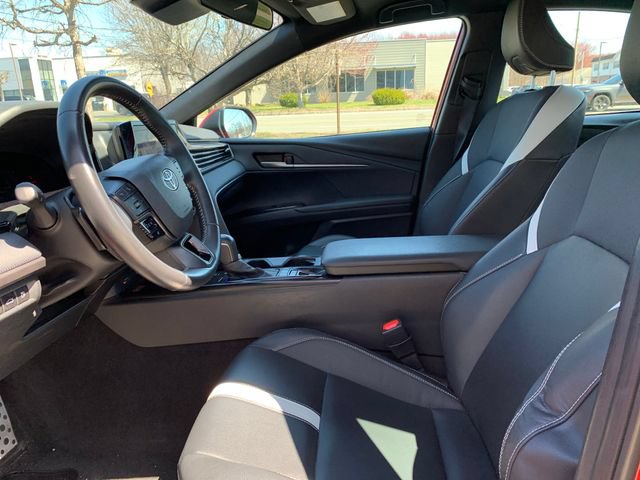 Used 2025 Toyota Camry SE FWD image 14