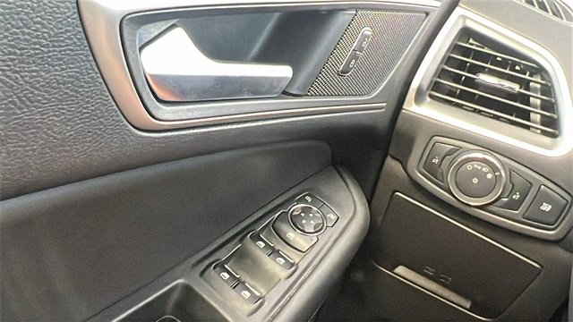 Used 2024 Ford Edge SEL image 30