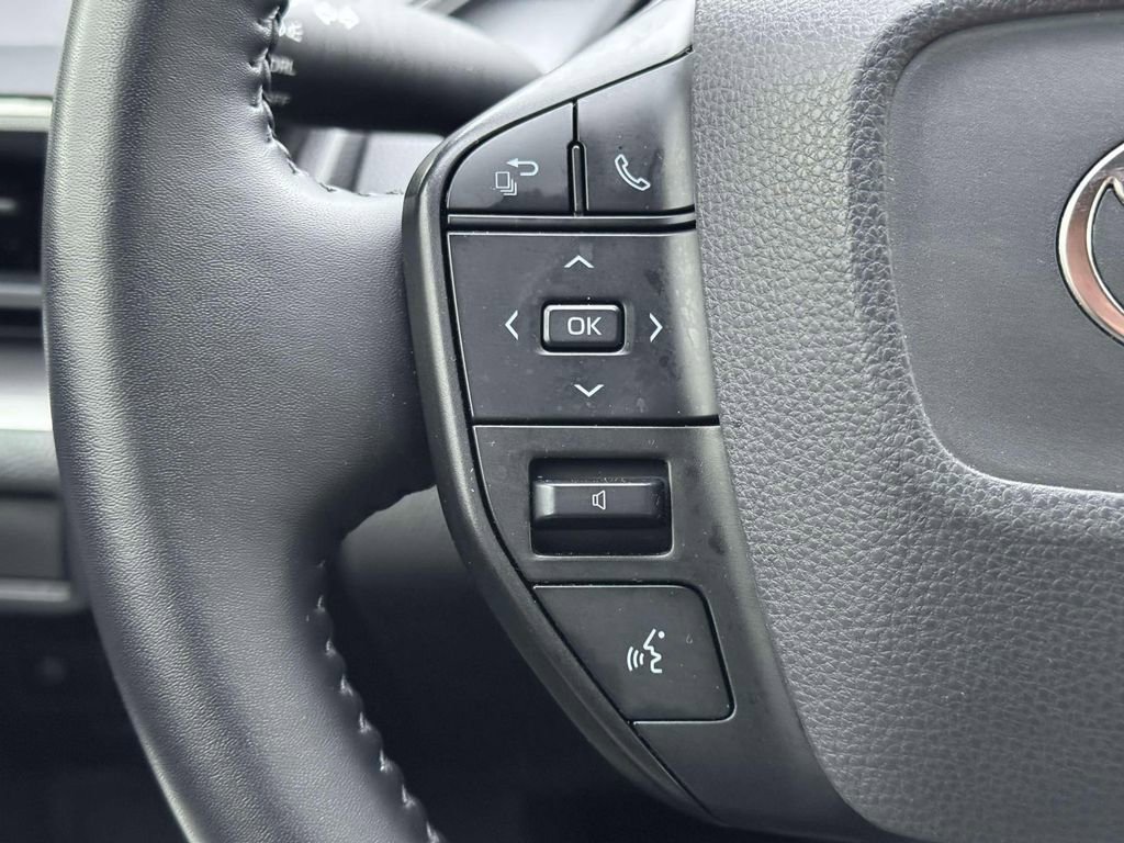 Used 2024 Toyota Prius LE FWD image 20