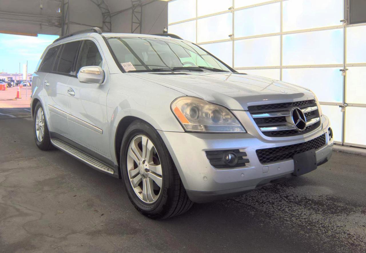 Used 2009 Mercedes-Benz GL 450 4MATIC image 3