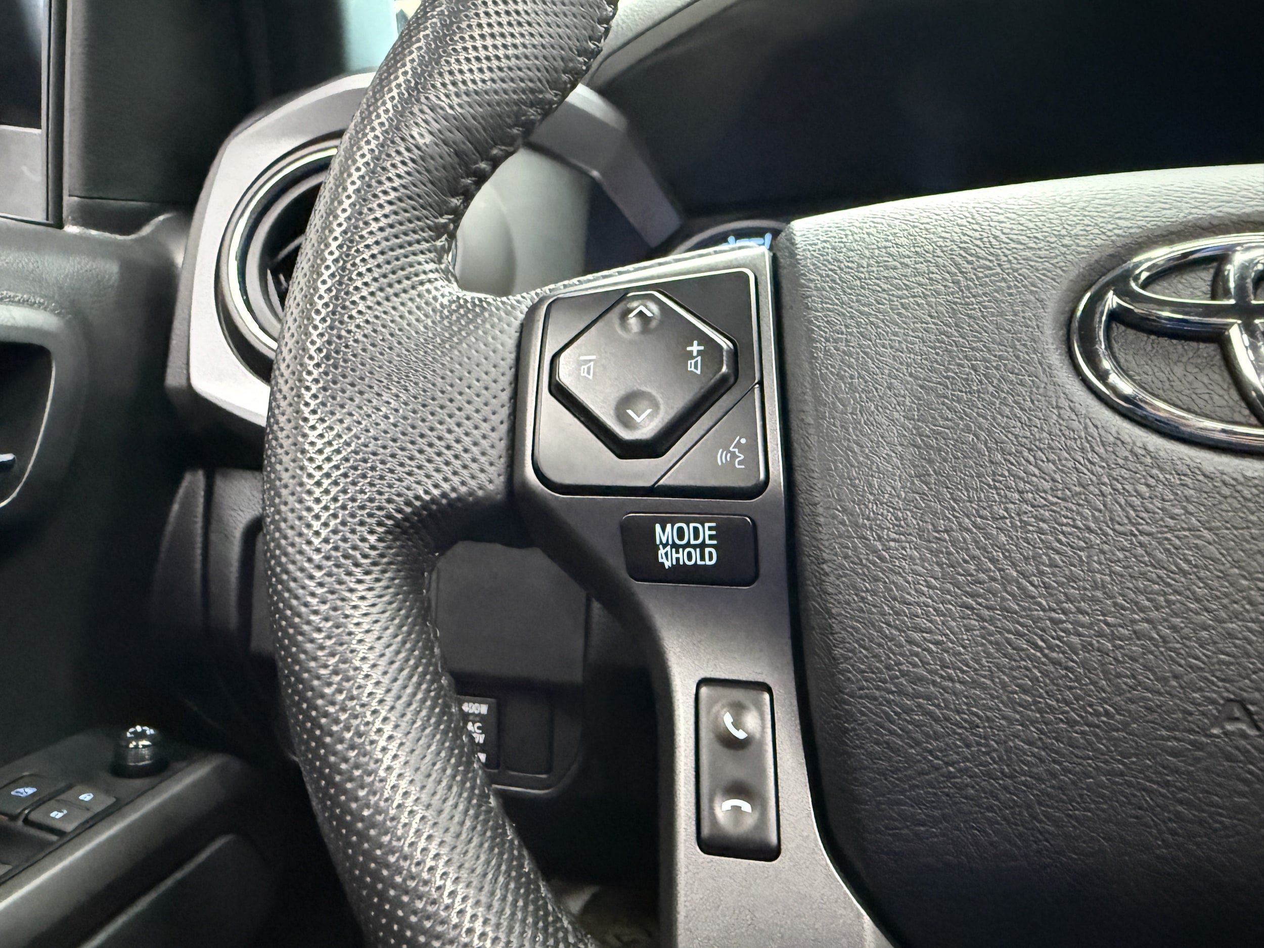 Used 2023 Toyota Tacoma TRD Sport w/ TRD Premium Sport Package AWD/4WD image 13