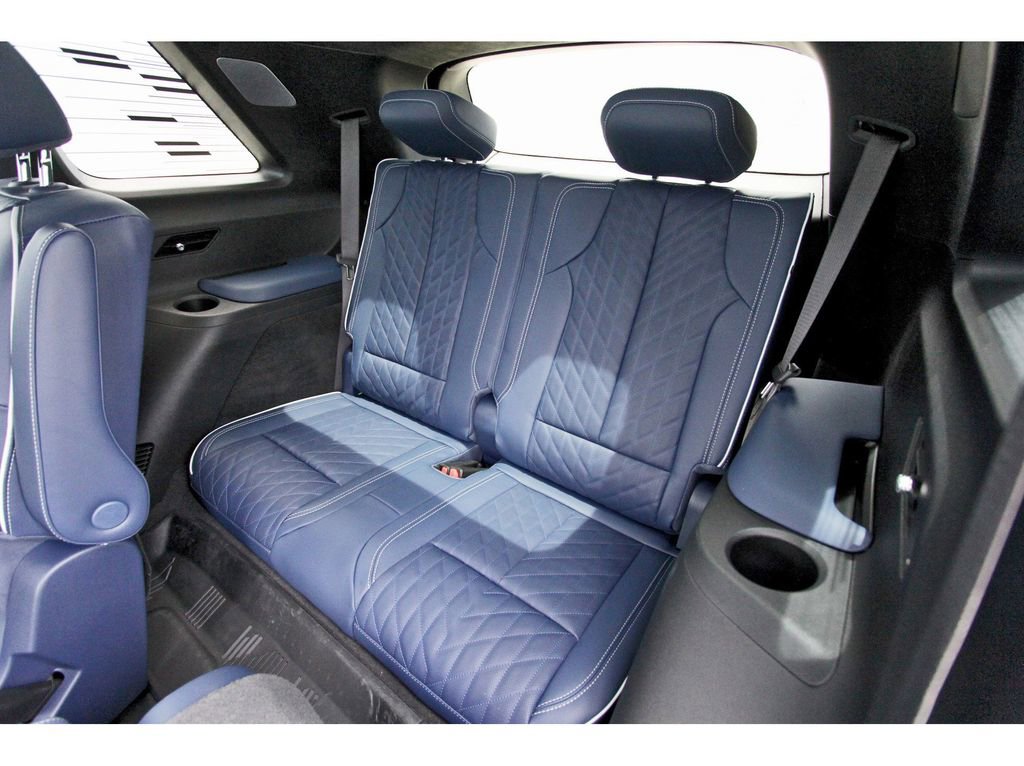 New 2026 Cadillac Vistiq Premium Luxury image 13