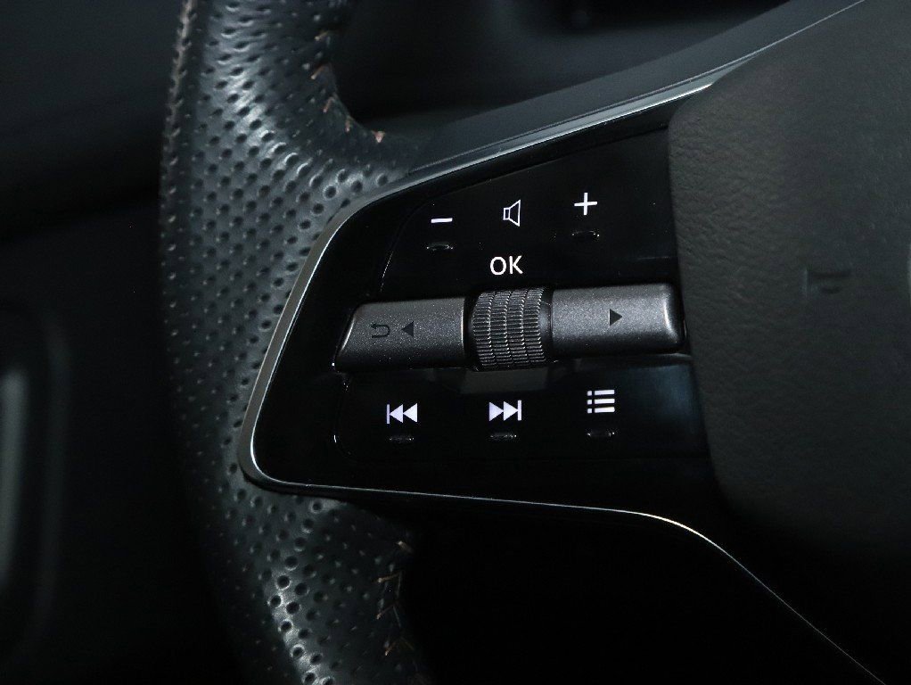 Used 2023 Nissan Ariya AWD image 22