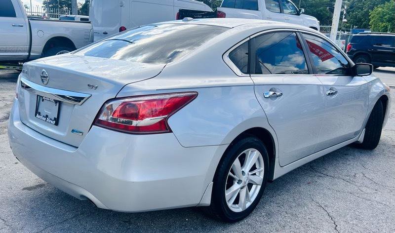 Used 2013 Nissan Altima 2.5 SV FWD image 5