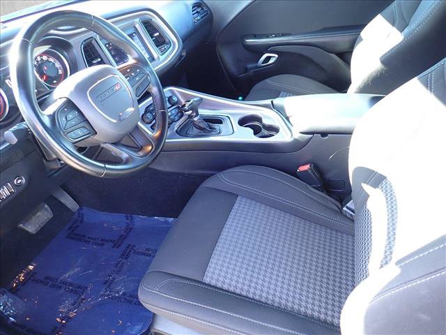 Used 2022 Dodge Challenger SXT RWD image 8
