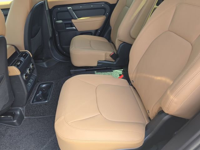 New 2026 Land Rover Defender 130 X-Dynamic SE image 11