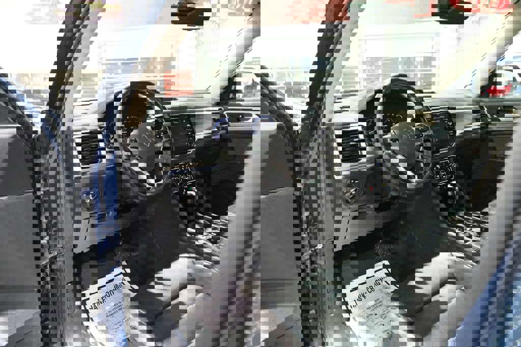 Used 2021 Volkswagen Atlas SEL Premium image 16