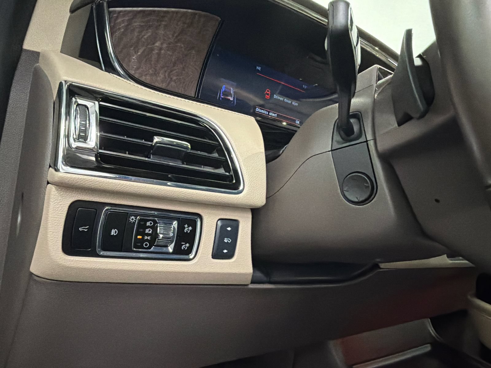 Certified 2024 Lincoln Navigator L Reserve AWD/4WD image 37