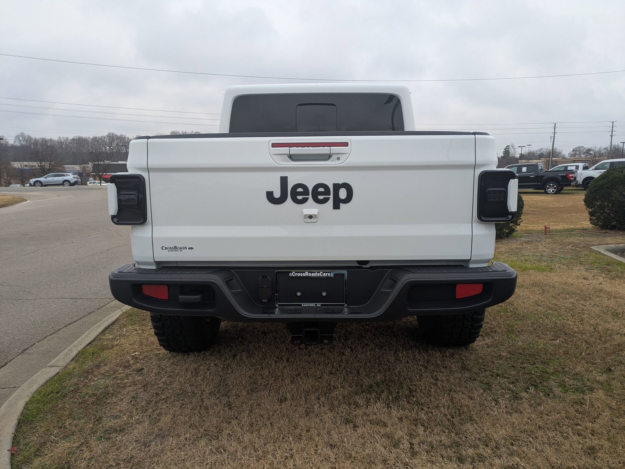 Used 2025 Jeep Gladiator Sport image 5