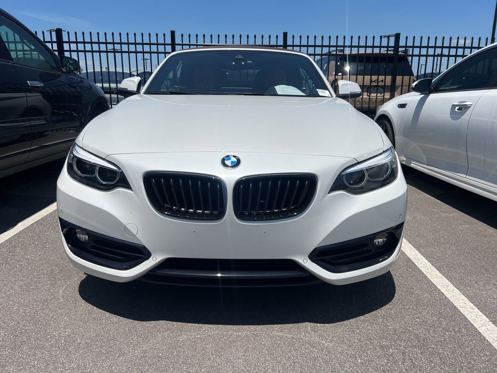 Used 2020 BMW 230i Convertible w/ Premium Package RWD image 2