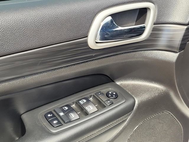 Used 2019 Jeep Grand Cherokee Altitude image 29