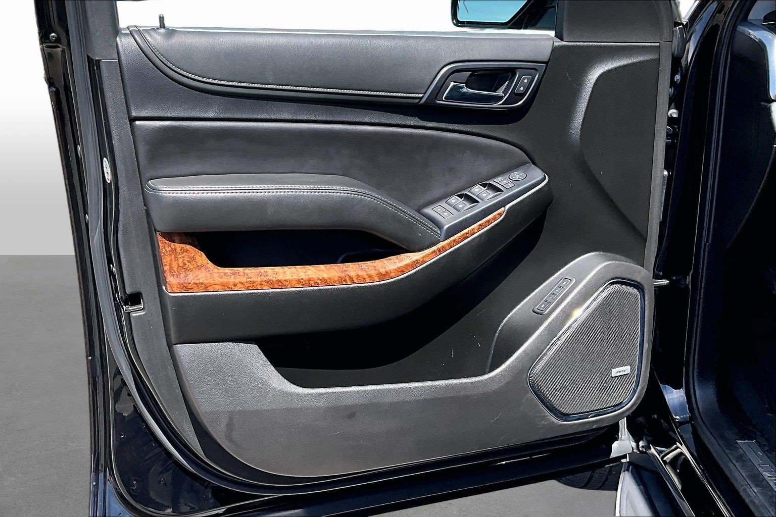 Used 2019 Chevrolet Tahoe Premier AWD/4WD image 17