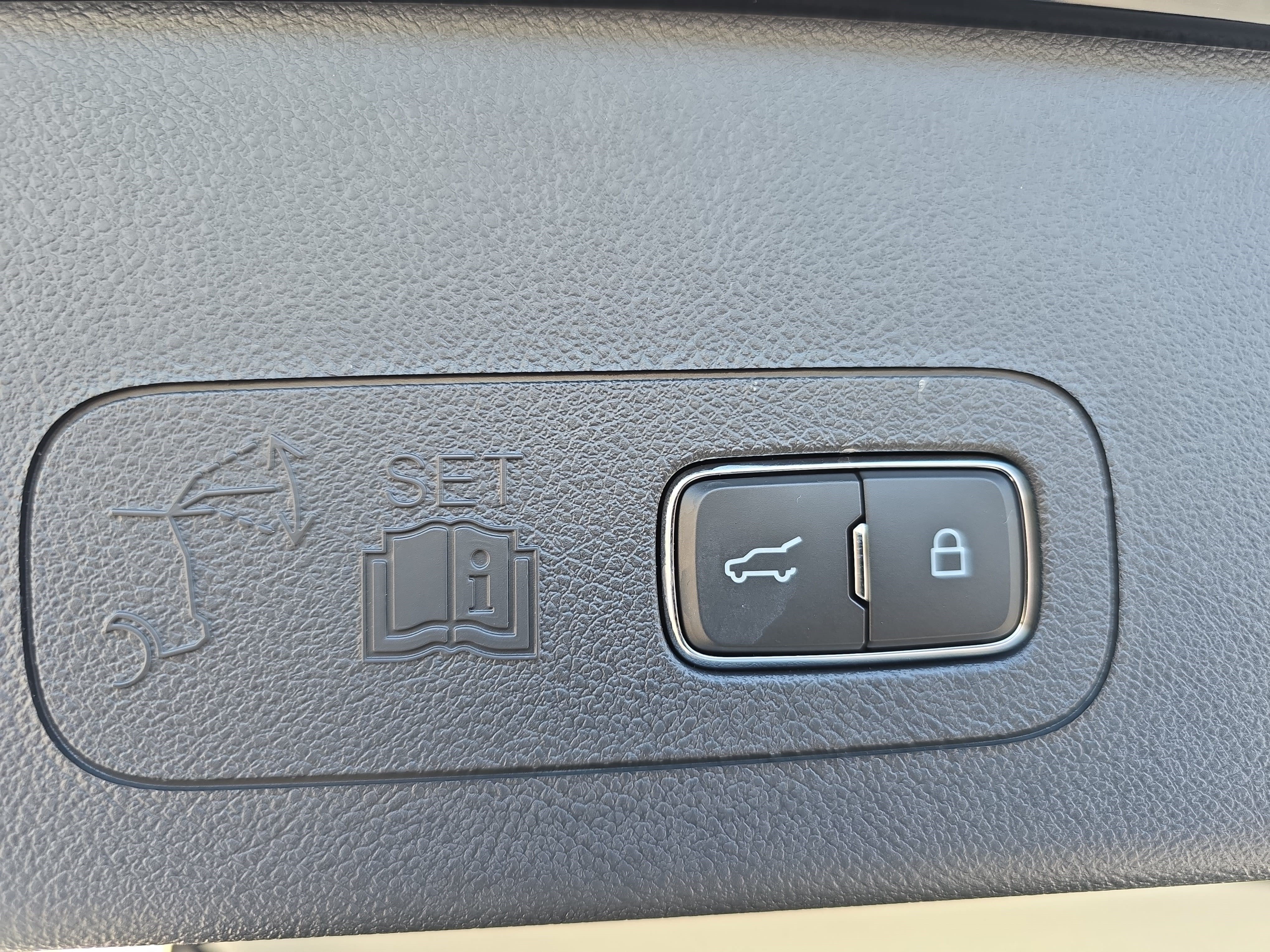Certified 2026 Lincoln Aviator Reserve AWD/4WD image 13