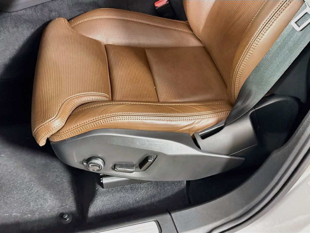 Used 2022 Volvo XC60 B5 Inscription w/ Advanced Package FWD image 23