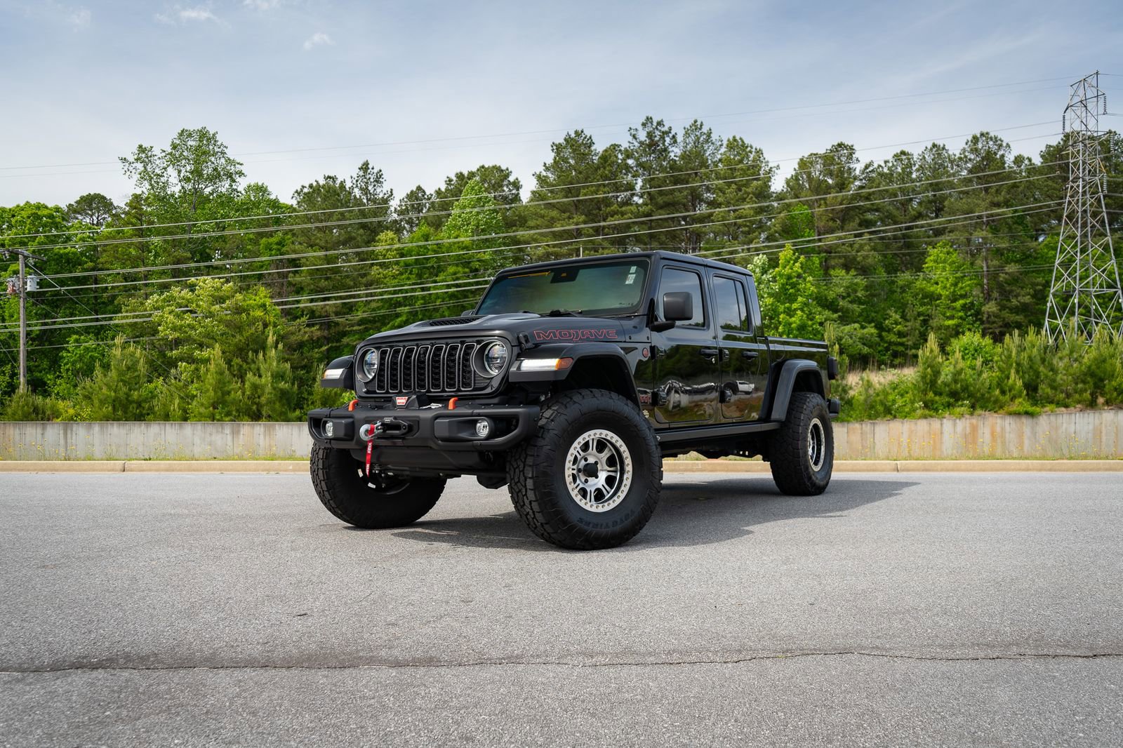 Used 2024 Jeep Gladiator Mojave AWD/4WD image 2