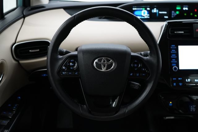 Used 2020 Toyota Prius XLE AWD/4WD image 16