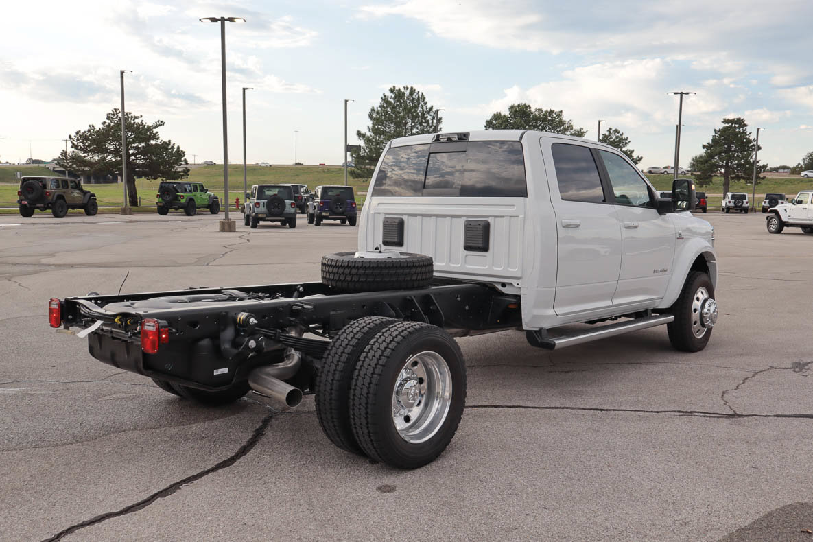 New 2027 RAM 5500 4x4 Crew Cab w/ Laramie Trim Package image 4