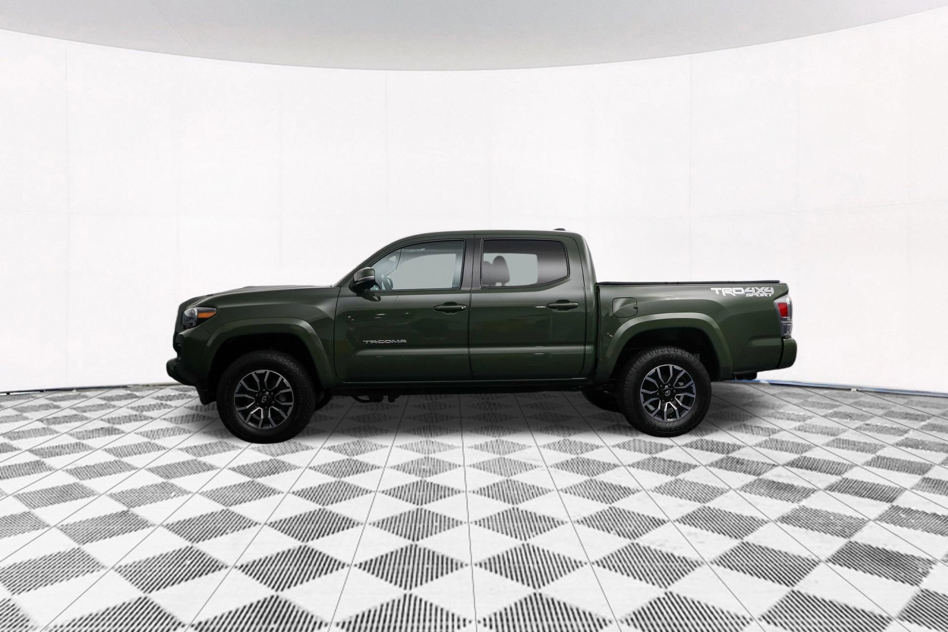 Used 2021 Toyota Tacoma TRD Sport w/ TRD Premium Sport Package AWD/4WD image 40