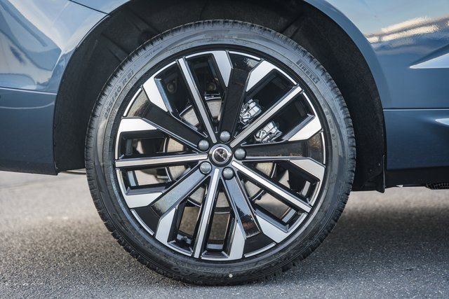 New 2026 Volvo XC60 B5 Ultra w/ Protection Package Premier image 18