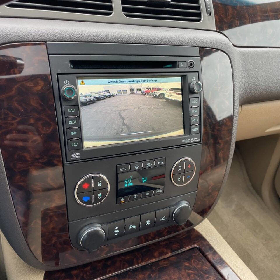 Used 2011 GMC Yukon XL Denali AWD/4WD image 22