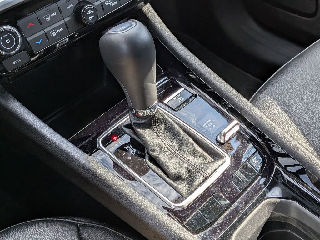 Used 2025 Jeep Compass Limited w/ Sun & Sound Group image 16