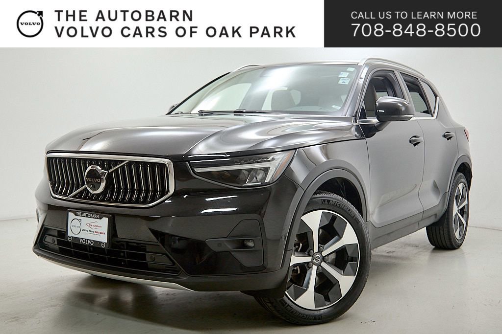 Used 2023 Volvo XC40 B5 Plus w/ Protection Package Premier AWD/4WD image 1