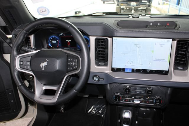 Used 2025 Ford Bronco Outer Banks AWD/4WD image 27