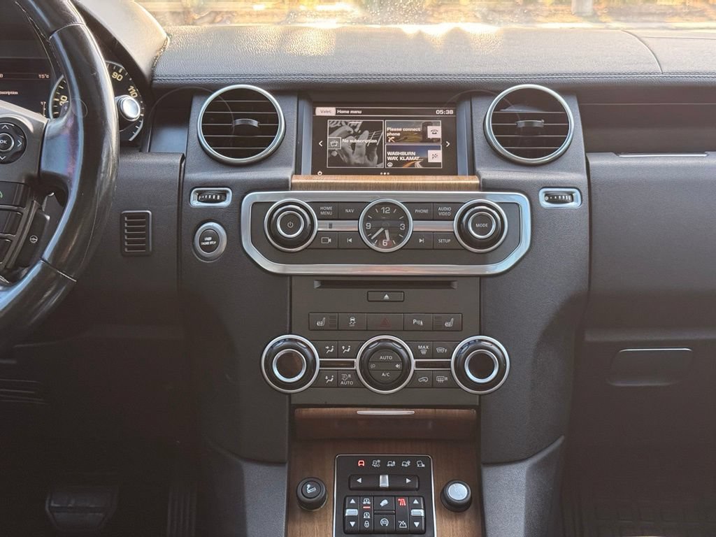 Used 2016 Land Rover LR4 HSE AWD/4WD image 21