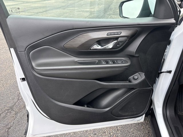 Used 2023 GMC Terrain SLT image 9