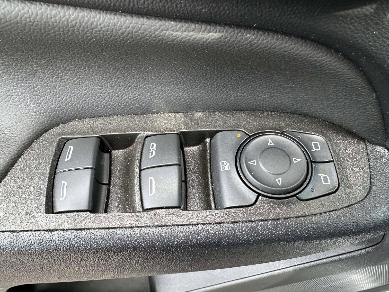 Used 2023 Chevrolet Equinox LT AWD/4WD image 17