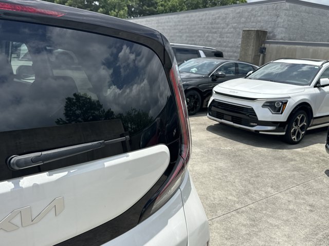 Certified 2023 Kia Soul LX FWD image 22