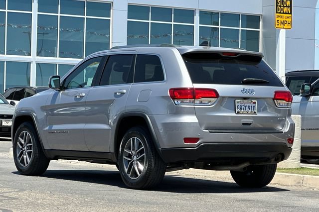 Certified 2020 Jeep Grand Cherokee Laredo w/ Laredo X Package RWD image 5
