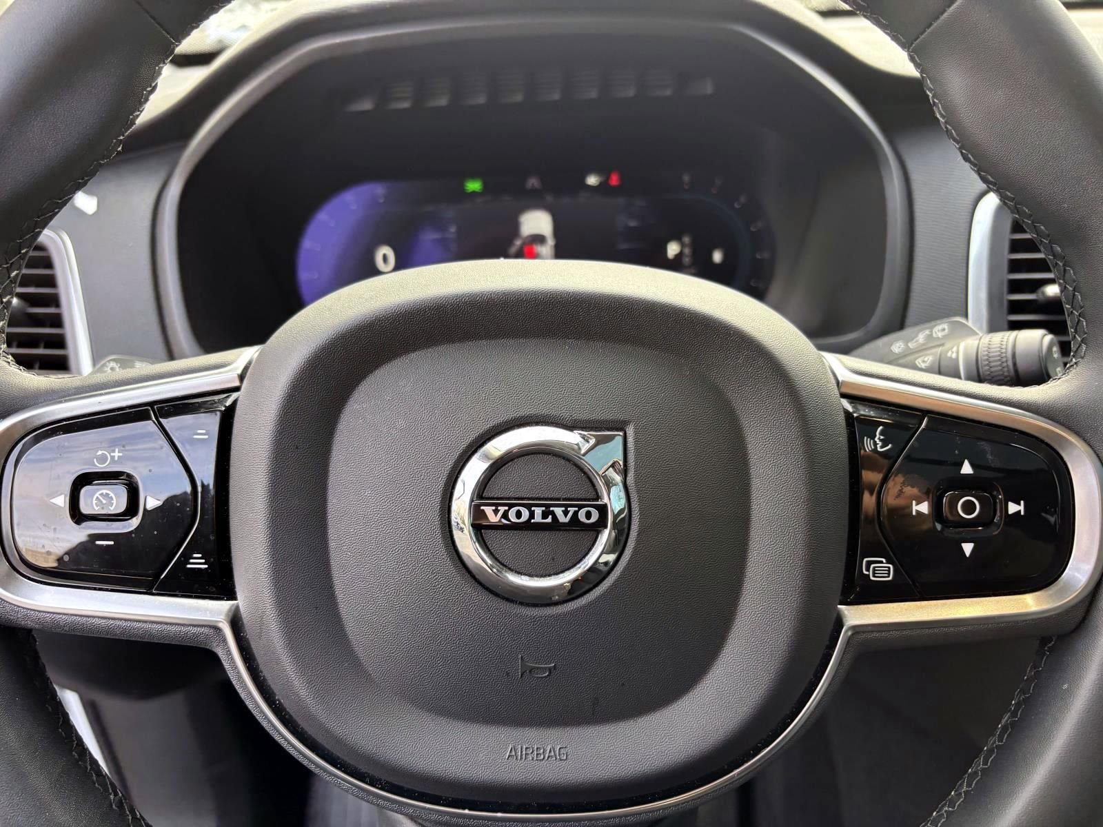 Used 2023 Volvo XC90 B5 Core w/ Protection Package Premier image 17