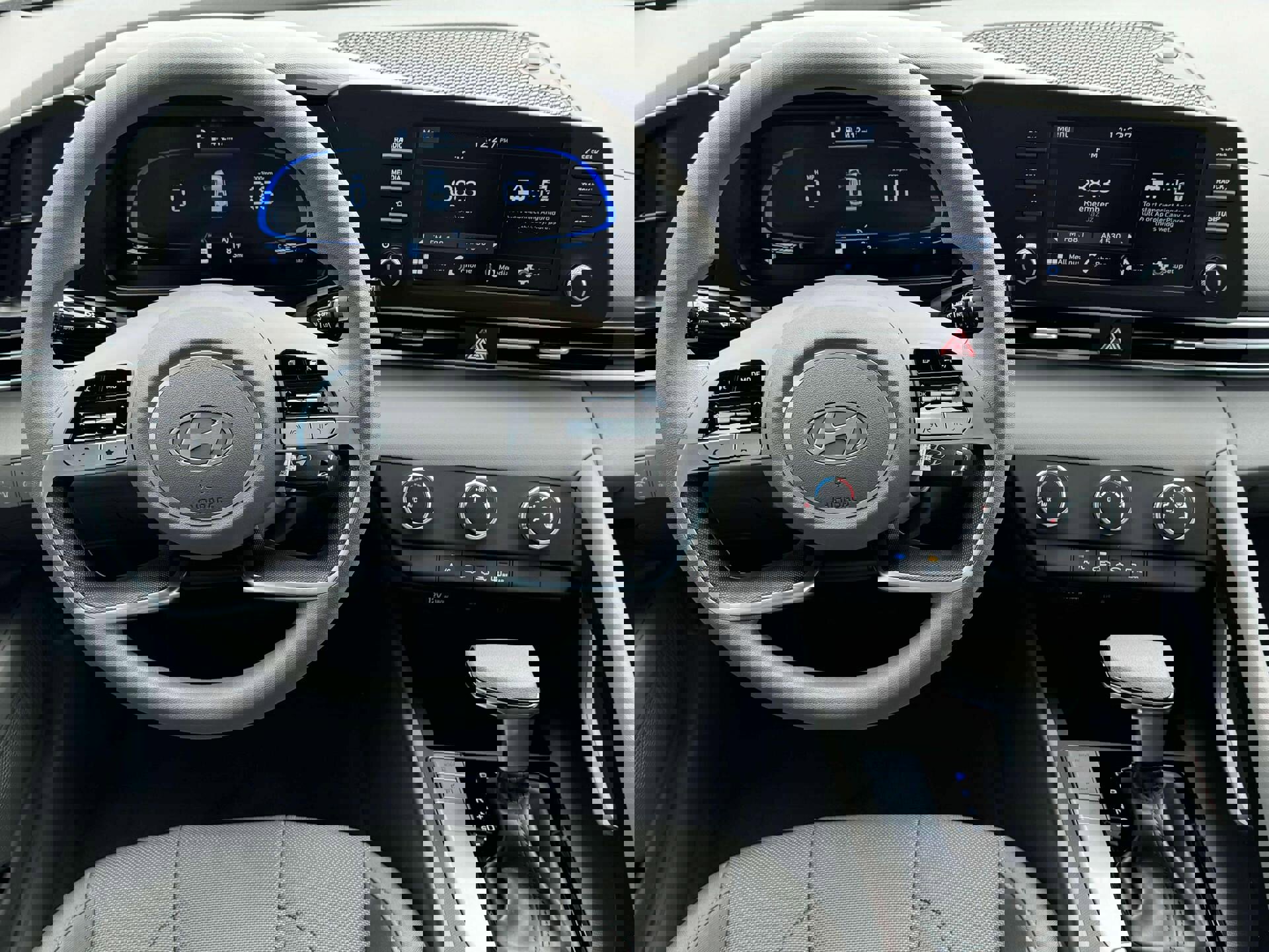 New 2025 Hyundai Elantra SE image 17