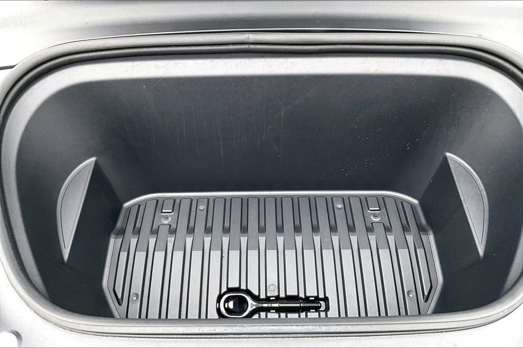 Used 2022 Tesla Model Y Performance AWD/4WD image 31