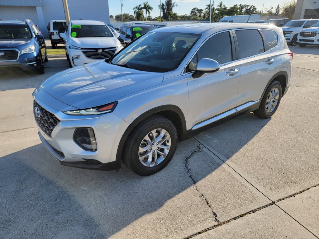 Used 2020 Hyundai Santa Fe SE FWD image 1