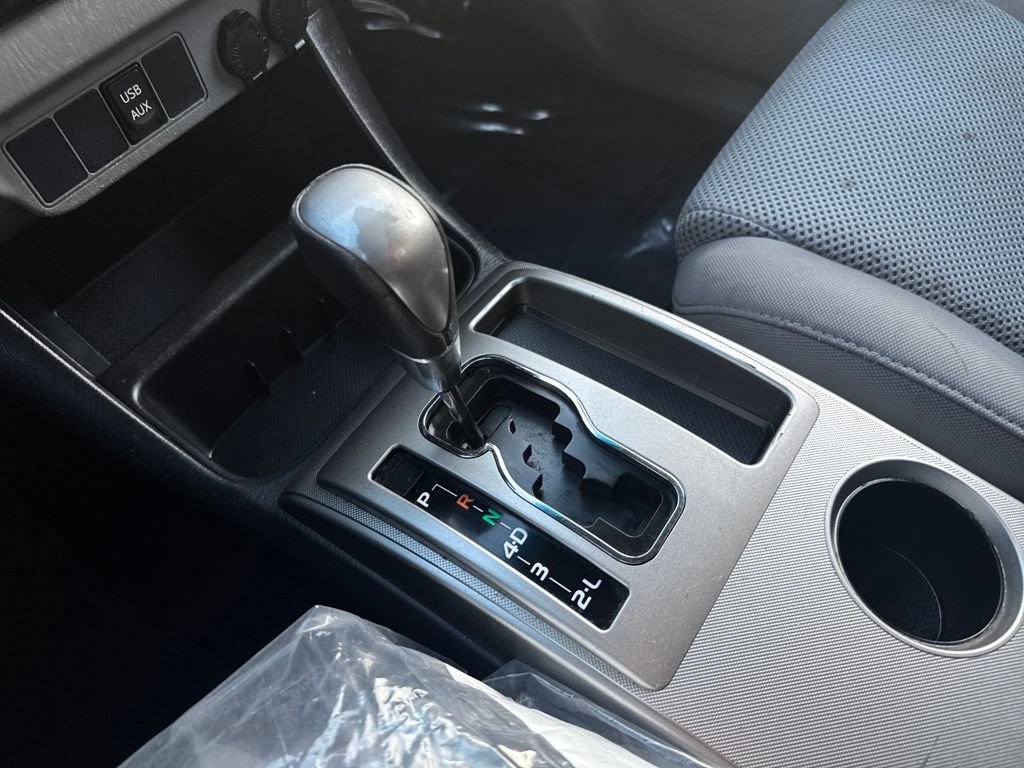 Used 2015 Toyota Tacoma 4x4 Access Cab V6 w/ TRD Sport Package image 32