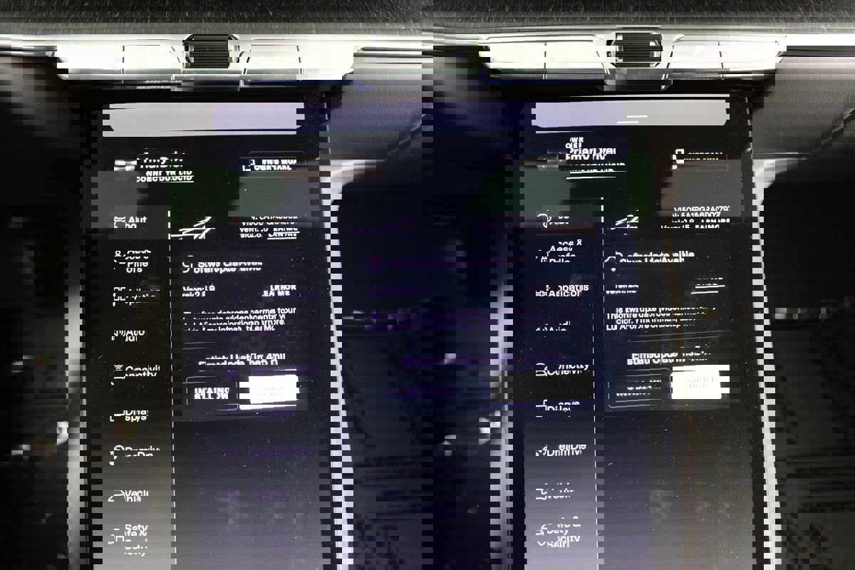 Used 2024 Lucid Air Pure image 23