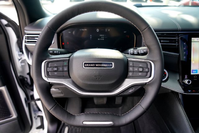 Used 2026 Jeep Grand Wagoneer Limited AWD/4WD image 11