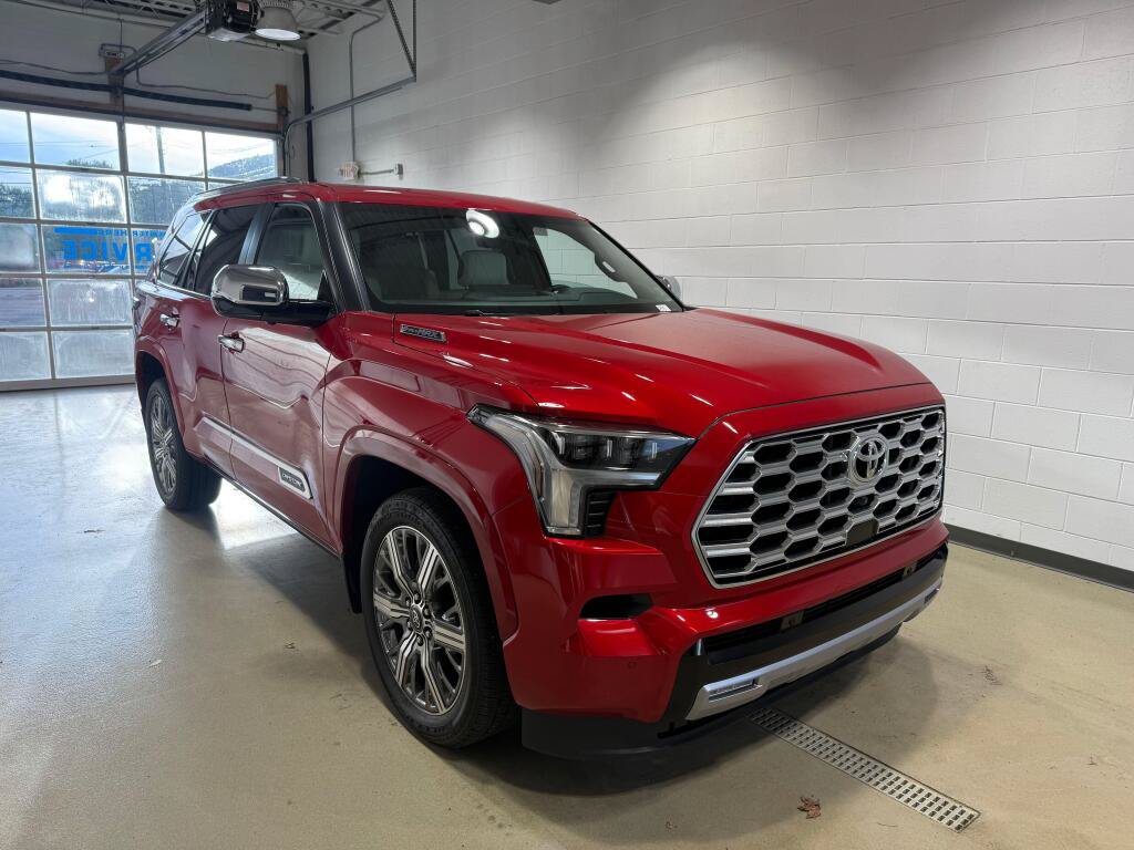 Certified 2025 Toyota Sequoia Capstone AWD/4WD image 7