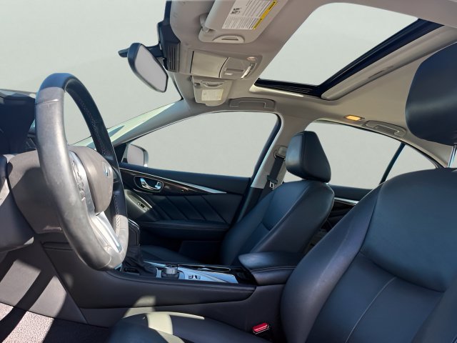 Used 2019 INFINITI Q50 Luxe w/ Essential Package (3.0T Luxe) AWD/4WD image 11
