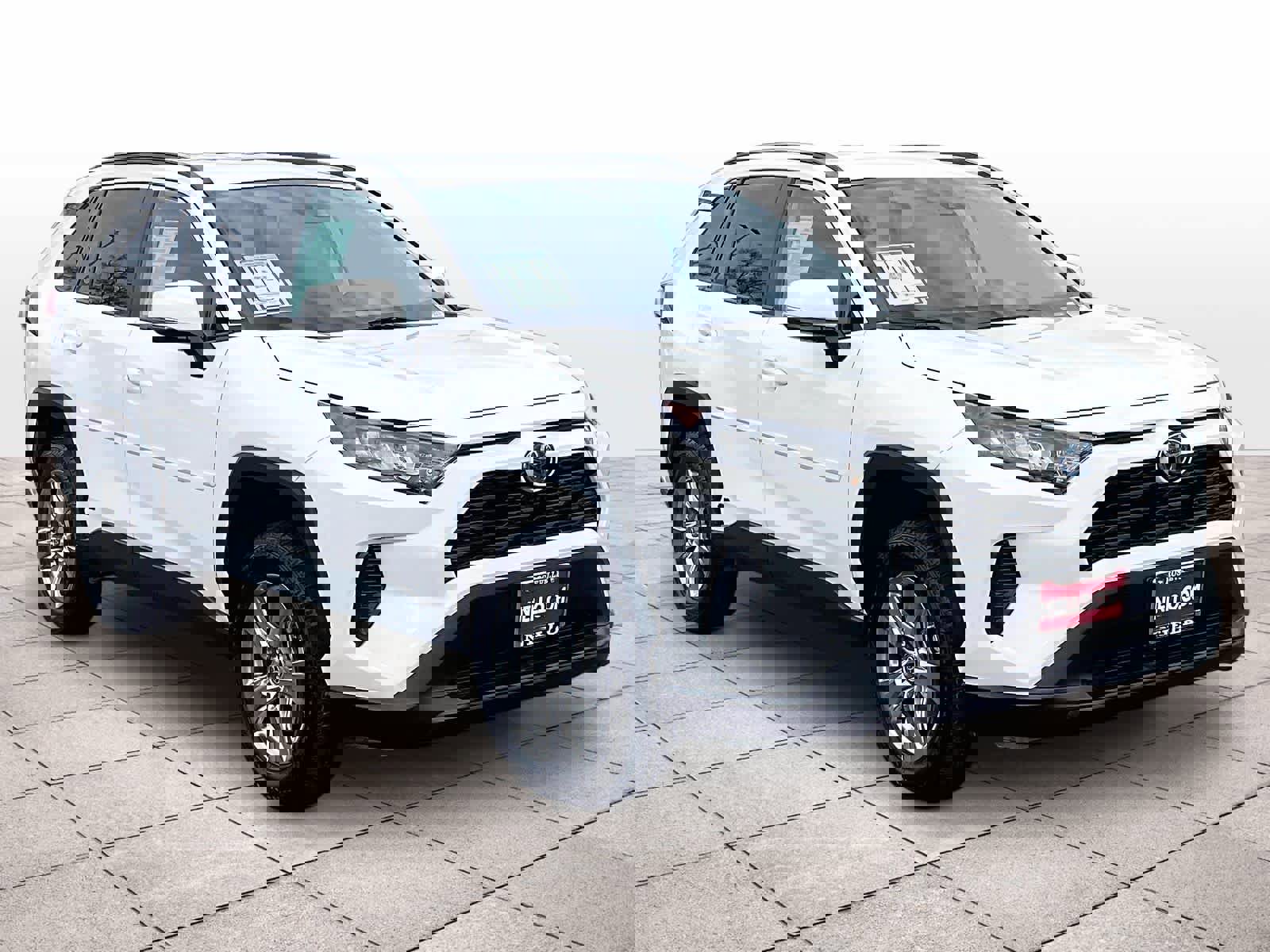 Used 2022 Toyota RAV4 LE image 2