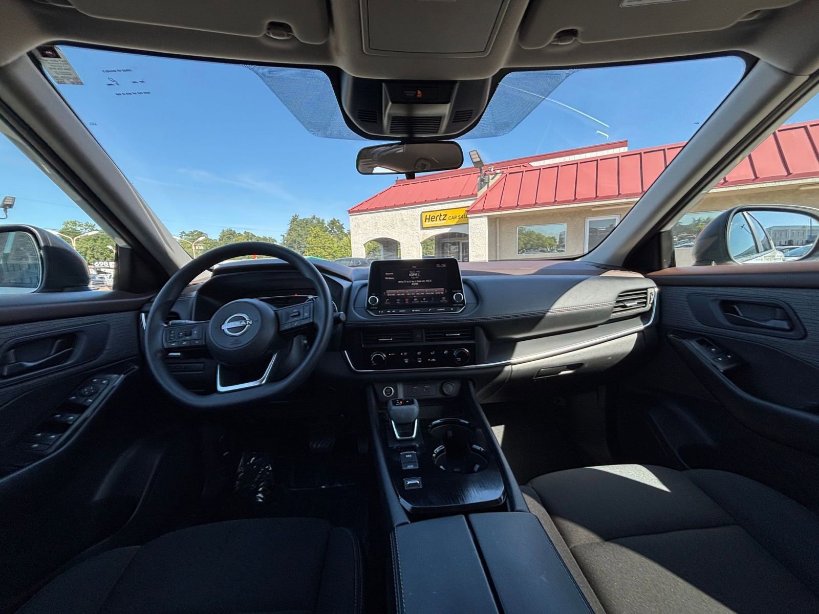 Used 2023 Nissan Rogue S FWD image 33