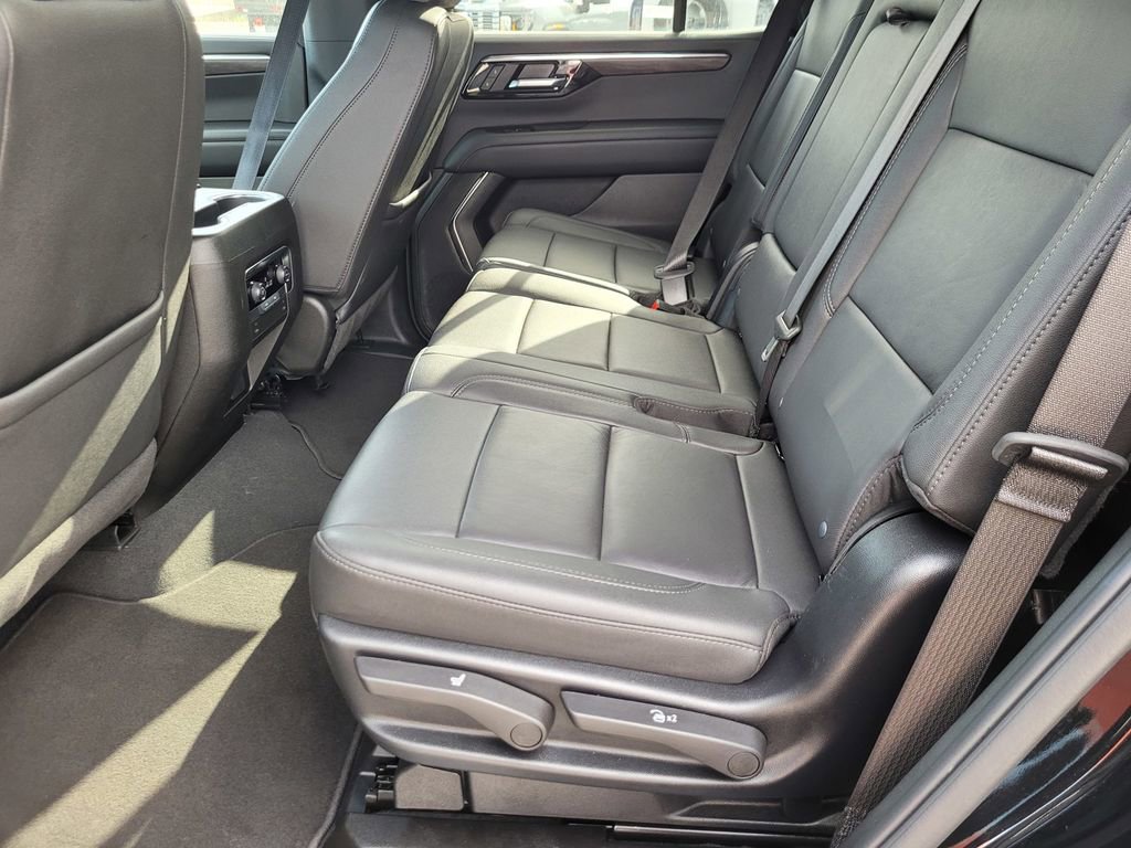 Used 2025 Chevrolet Tahoe LT AWD/4WD image 11