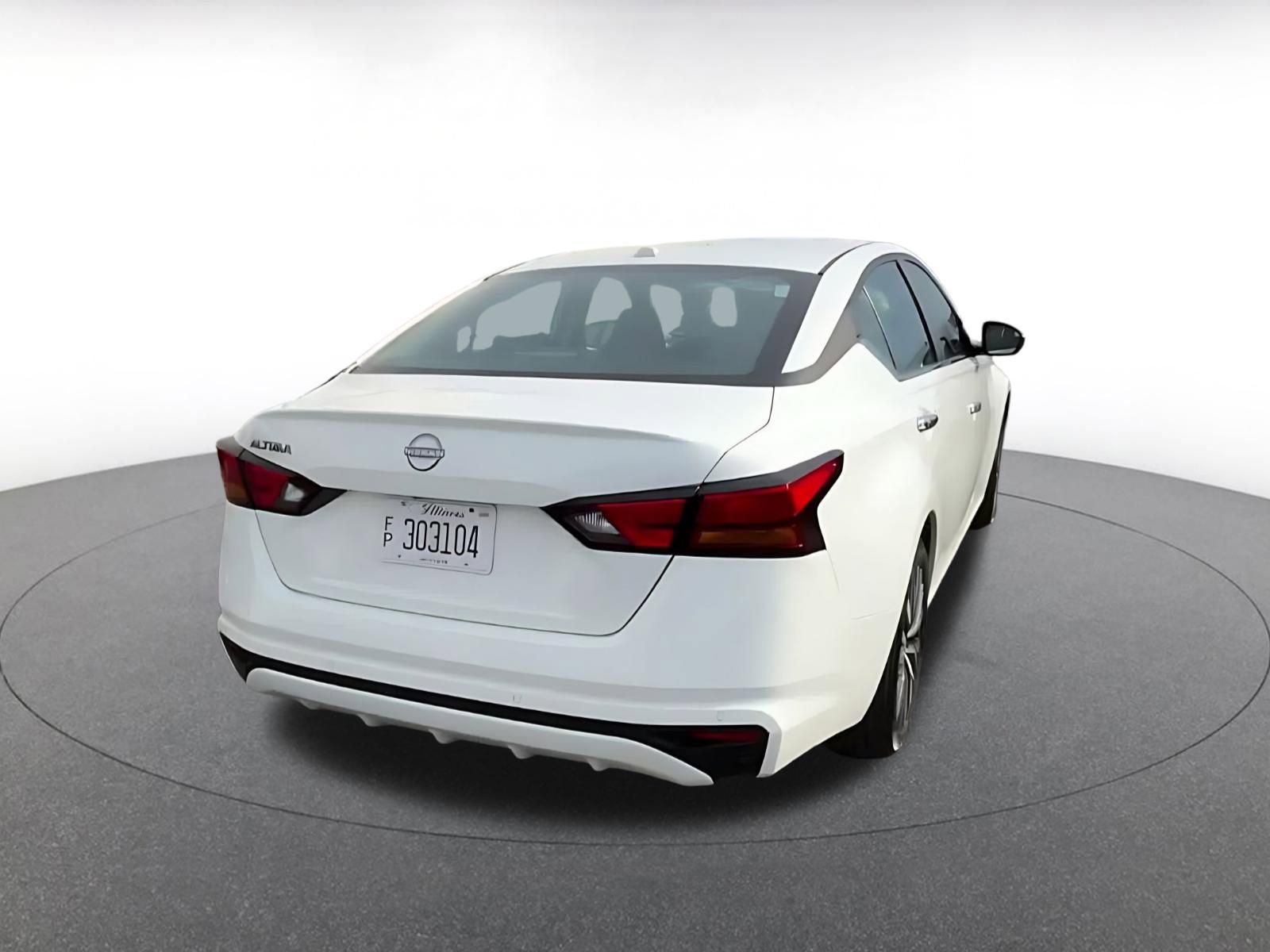 Used 2025 Nissan Altima 2.5 SV FWD image 15