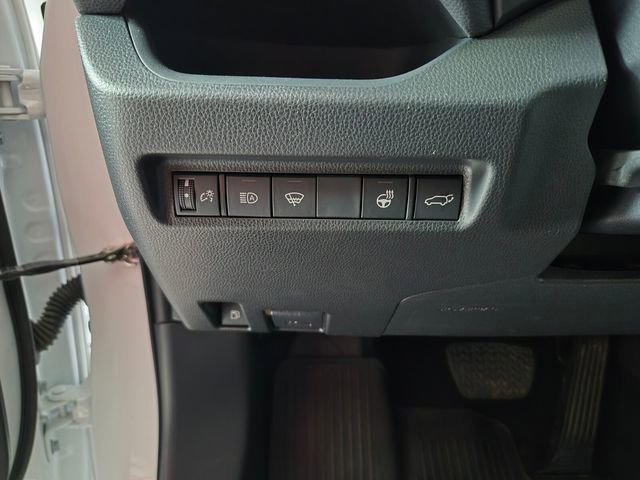 Used 2022 Toyota RAV4 SE w/ Weather & Moonroof Package AWD/4WD image 17