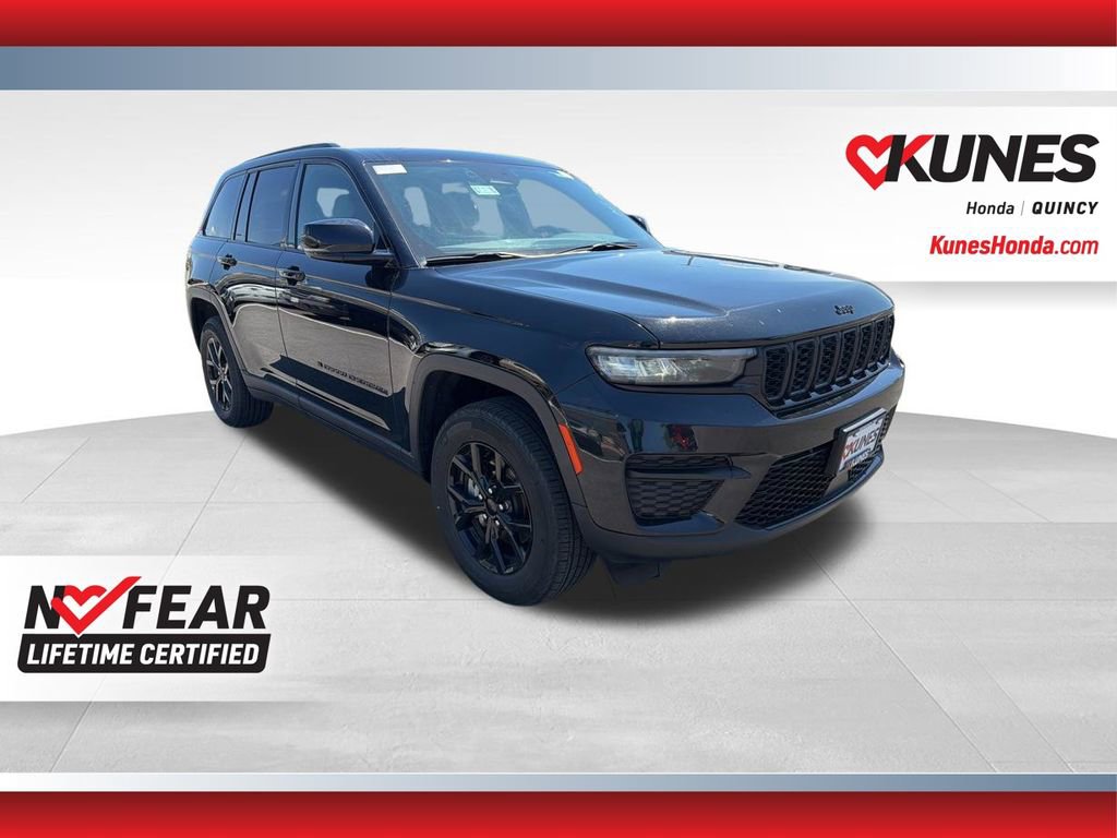 Used 2025 Jeep Grand Cherokee Altitude AWD/4WD image 1